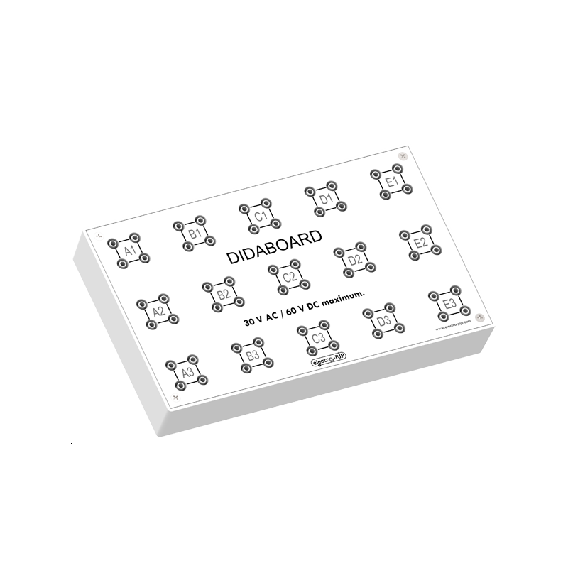 Plaque d'essais équipée de 60 douilles bananes de sécurité de diamètre 4mm